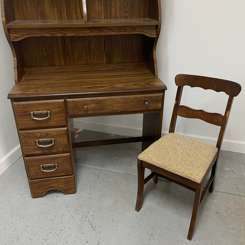 Liberty Furniture Oak Wood 4 Drawer Study Office Desk w/ Hutch & Chair